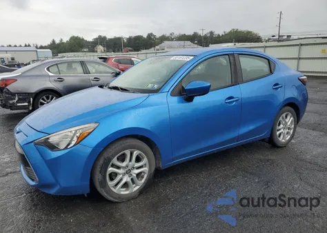 2018 Toyota Yaris Ia из США, поврежденный, VIN 3MYDLBYV0JY324563